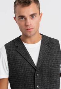 Ombre CHECKED WITH COLLAR - Chaleco de traje - graphite