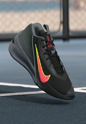 GT JUMP ACADEMY - Krepšinio batai - black/bright crimson/volt/dark smoke grey