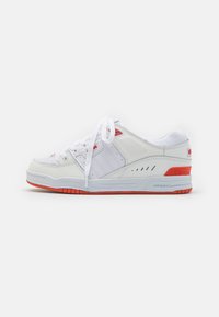 Unselected, white/red
