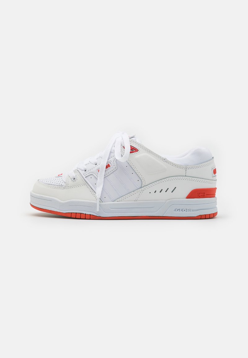Globe FUSION - Skate shoes - white/red