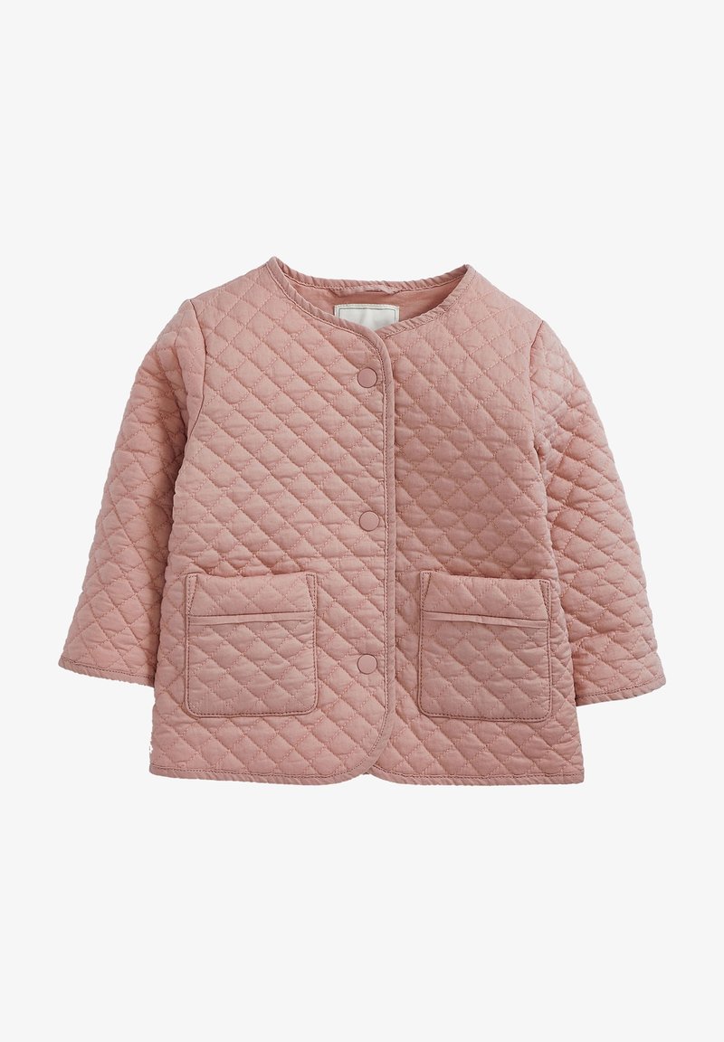 Veste pour enfants en rose clair matelassée avec un col rond, un système de fermeture à boutons-pression et deux poches plaquées à l'avant.