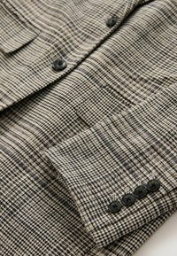 REGULAR FIT  CHECK N.PREMIUM  RICH SINGLE BREASTED BLAZER   - Blézer - brown