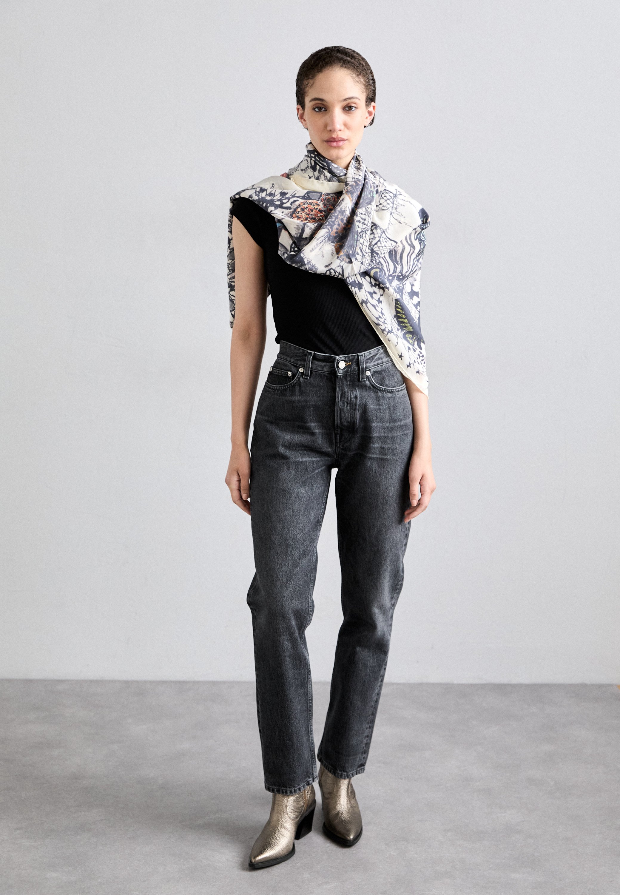 スカーフ DSQUARED2 Summer Lovers multicolor silk foulard Dsquared2 Summer Lovers multicolor silk foulard DSQUARED2