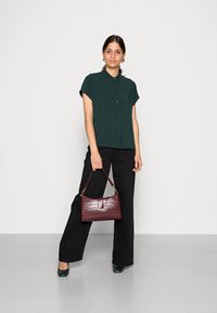 Samsøe Samsøe MAJAN SHIRT - Blusa com botões - scarab