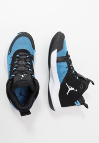 Jordan Jumpman 2020 Basketballschuh Racer Blue Black White Metallic Silver Blau Zalando De