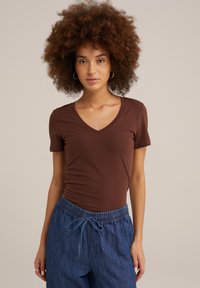 WE Fashion Paprasti marškinėliai - brown