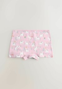 Shorts roses pour enfants avec un motif de licornes blanches, arcs-en-ciel, châteaux et fleurs sur un fond uni.