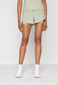 ASICS - ROAD SHORT - kurze Sporthose - olive grey Thumbnail-Bild 1