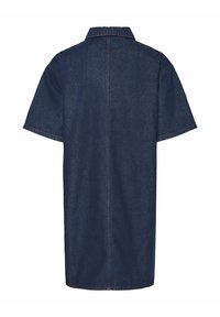 Džinsa krekla kleita, tumši zila, īsas piedurknes, ar apkakli, taisnas griezuma, ar sarkaniem šuvju akcentiem un redzamu aizmugures šuvi.