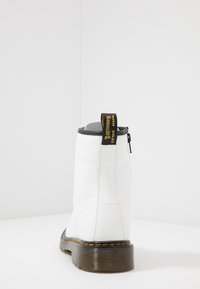 Dr. Martens Botki sznurowane