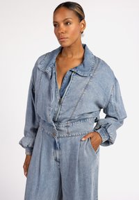 Aaiko VINA TEN - Spijkerjas - sky blue