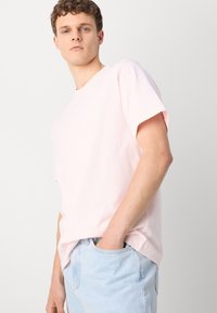 Mads Nørgaard FRODE LOGO TEE - Jednoduché tričko - blushing bride