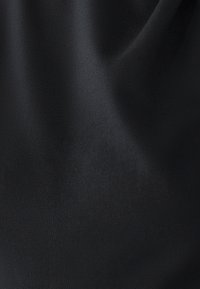 Non selezionato, black