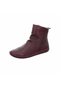 Burgunderfarbene Leder-Ankle-Boots mit weichem, zerknittertem Design, runder Zehenpartie und flexibler Sohle. Verfügt über einen Reißverschluss hinten für leichtes An- und Ausziehen.