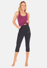 Winshape - HWL202 SCHWARZ HIGH WAIST- 3/4 SPORTHOSE - 3/4 ilgio sportinės kelnės - black Miniatiūros vaizdas 1