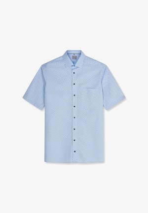 Camicia azzurro chiaro a maniche corte con piccoli pois scuri e taschino sul petto su sfondo bianco.