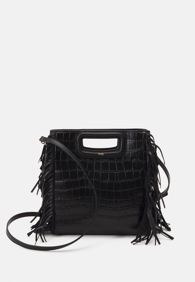 Borsa nera in pelle con texture a coccodrillo, con frange ai lati, manico superiore e tracolla regolabile. Presenta un discreto branding dorato.