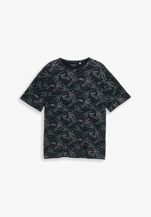 T-shirt sombre à manches courtes avec un motif abstrait de feuilles vertes et grises et un col rond.