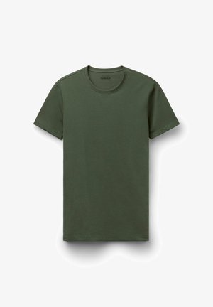 Gładki oliwkowozielony t-shirt z krótkim rękawem i okrągłym dekoltem, rozłożony na płasko na białym tle.