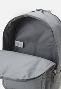 Nike Sportswear HERITAGE UNISEX - Mochila - particle grey