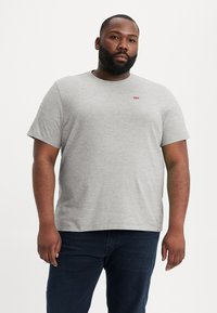 Levi's® Plus BIG ORIGINAL TEE - Základné tričko - light mist heather