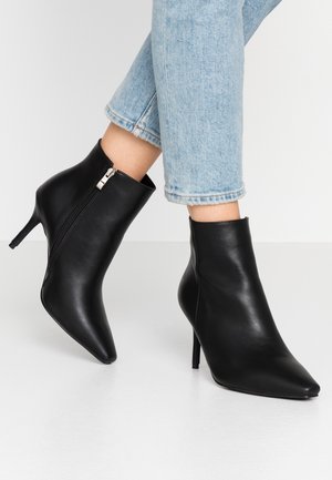 Enkelkaarsjes - black