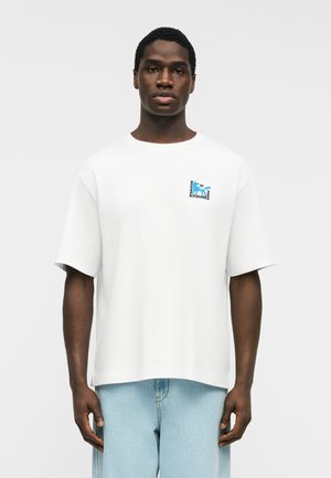 - T-shirt z nadrukiem