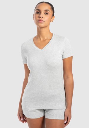 Lys grå V-hals t-shirt og matchende shorts, lavet af blødt bomuldsblandingsstof, tætsiddende design, korte ærmer, sømløs konstruktion.