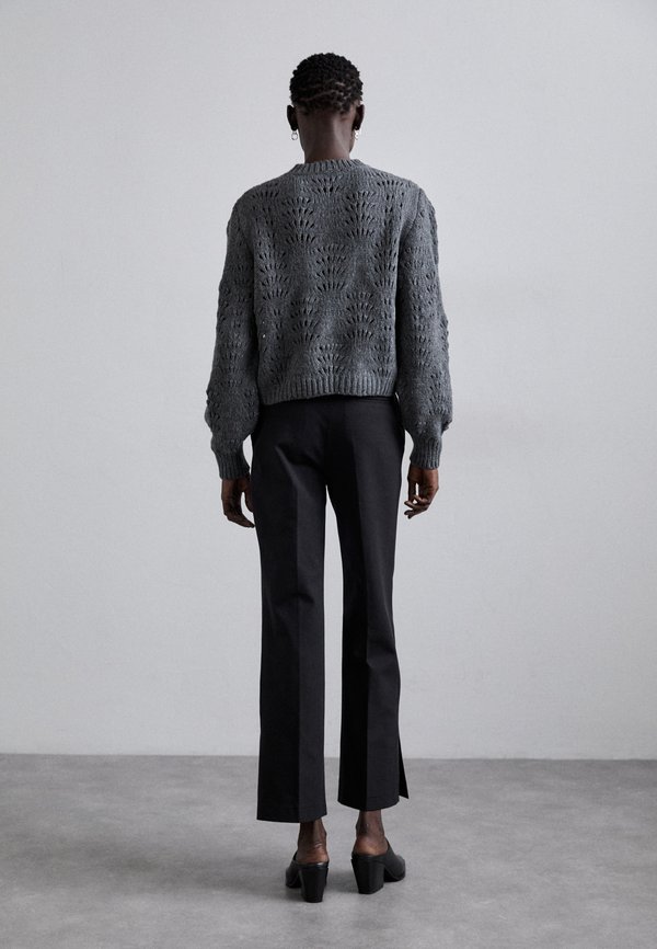 CROP KICK FLARE TROUSER - Trousers4