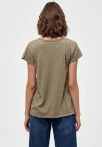Minus MICARLINA KNIT TEE - T-shirt basic - wood smoke lurex