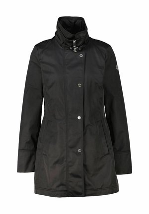 Schwarze wasserdichte Jacke mit hohem Kragen, silbernen Druckknöpfen, zwei Seitentaschen und einer glatten, matten Textur.