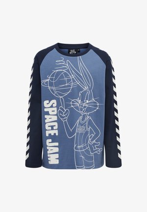 Blå langærmet skjorte med mørke ærmer med hvide vinkler og Bugs Bunny, der spinner en basketball med teksten "Space Jam".