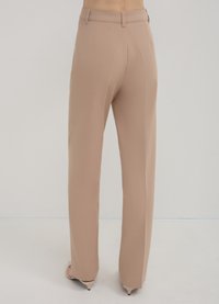 Calliope LUNGO  - Pantalon classique - beige