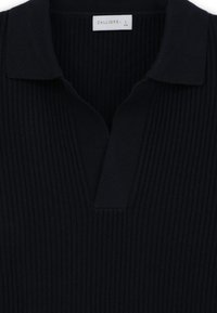 Thumbnail Image 6