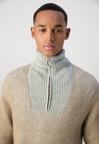 Scotch & Soda ZIP TROYER SWEATER - Pulover - mocha