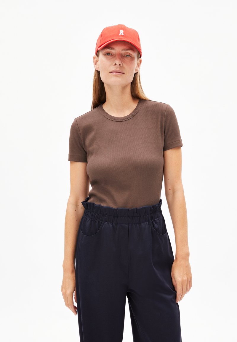 ARMEDANGELS - KARDAA - Basic T-shirt - toasty tan, Enlarge