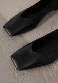 Next SIGNATURE SQUARE TOE  - Baleriinad - black