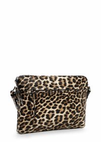 Borsa a tracolla con stampa leopardata, dalla texture liscia, chiusura con zip, forma piatta e tracolla regolabile. Dispone di una tasca frontale con zip.