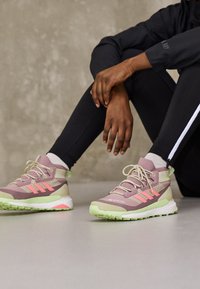 Não selecionado, magic mauve/acid red/pulse lime