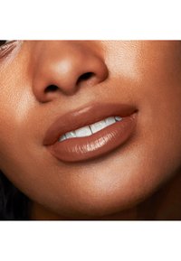 Smashbox BE LEGENDARY PRIME & PLUSH LIPSTICK - Barra de labios - 21 baddest