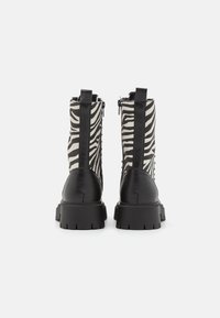 Even&Odd Wide Fit Botki na platformie