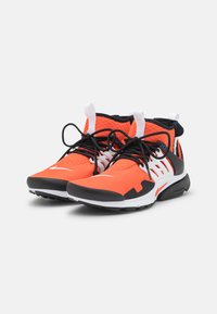 Nike Sportswear AIR PRESTO MID UTILITY - Sapatilhas de cano alto - orange/black/white/racer blue