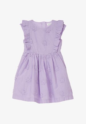 Lila Kinderkleid mit floralem Stickmuster, Rüschenträgern und gerafftem Rock.