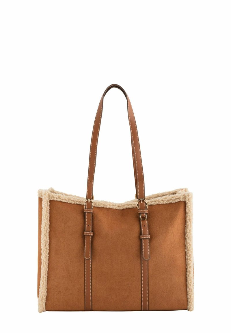 Sac cabas en daim marron avec bordure en fausse fourrure crème douce, bretelles en cuir ajustables et design rectangulaire spacieux.