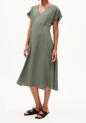 ARMEDANGELS Robe de jour - mottled green