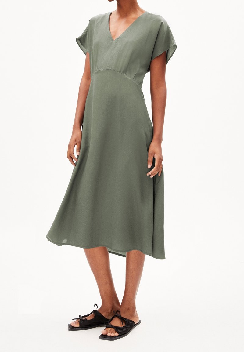 ARMEDANGELS Robe de jour - mottled green
