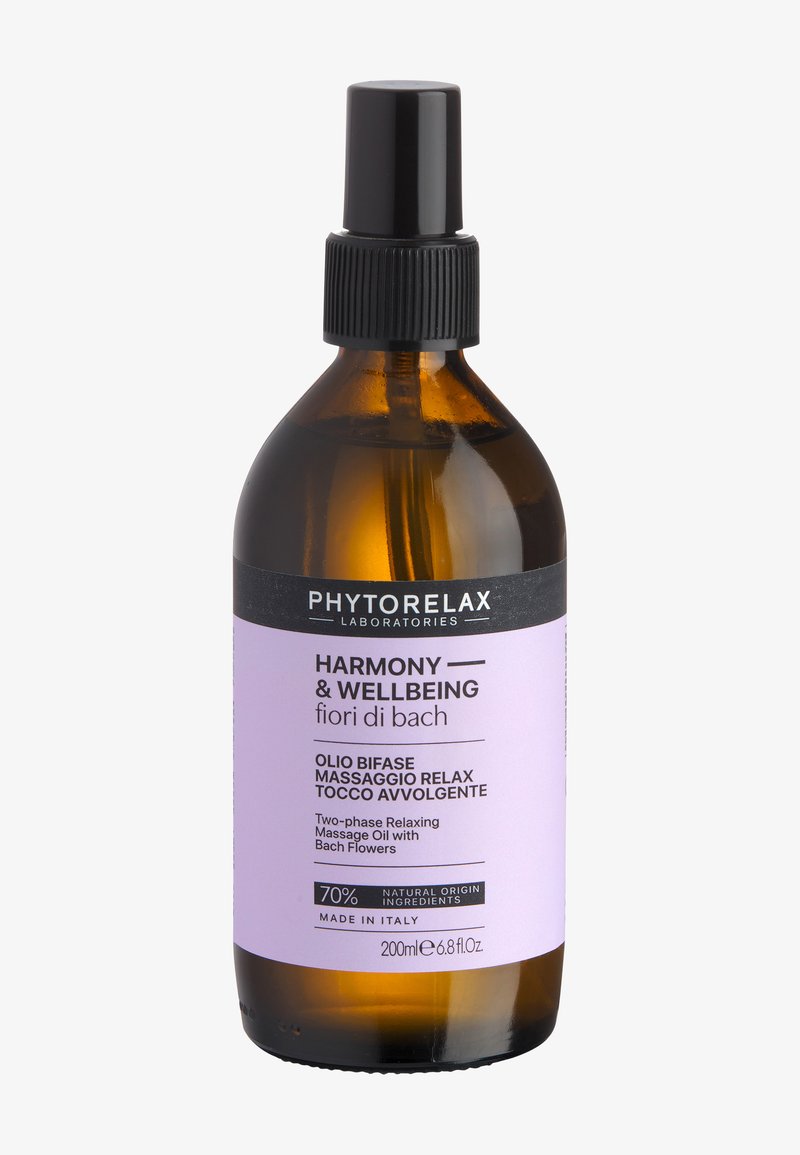 Amber sprayflaske mærket "Phytorelax Harmony & Wellbeing" to-faset afslappende massageolie med Bach-blomster, 200 ml, lavet i Italien.