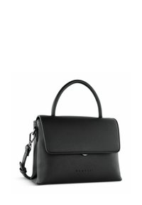 Borsa a mano in pelle nera con forma strutturata, manico superiore, tracolla removibile, chiusura a pattina magnetica e logo impresso sulla parte frontale.