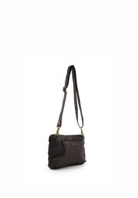 Braune Leder-Schultertasche mit einem langen, verstellbaren Riemen, einer Front-Reißverschlusstasche und glatter Textur. Mit goldfarbenen Hardware-Details.