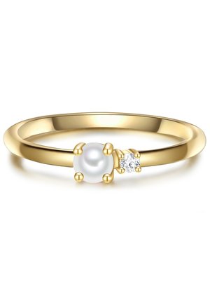 Gouden ring met een centrale parel en een kleine diamanten accent, met een gladde, gepolijste band en afgeronde randen.